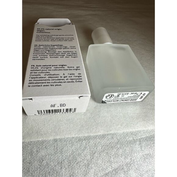 Gitti Exfoliating Cuticle Gel - Moda Operandi 15ml/0.5oz - Picture 3 of 5